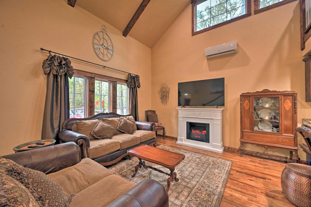 Tudor-Style Broken Bow Cottage With Hot Tub And Decks! Stephens Gap Exterior foto