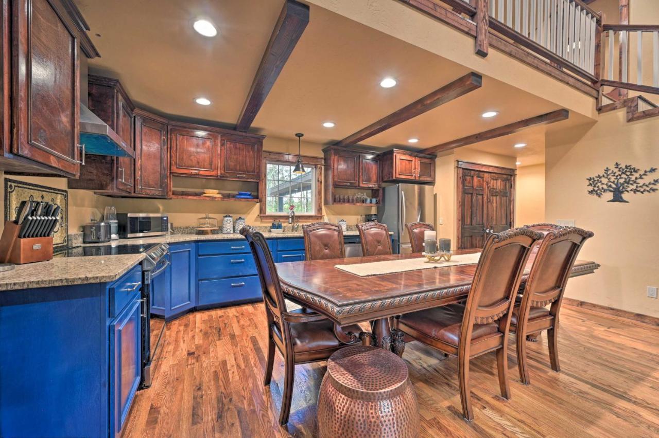 Tudor-Style Broken Bow Cottage With Hot Tub And Decks! Stephens Gap Exterior foto