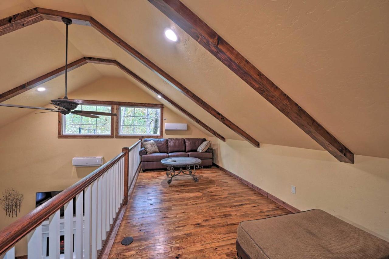 Tudor-Style Broken Bow Cottage With Hot Tub And Decks! Stephens Gap Exterior foto