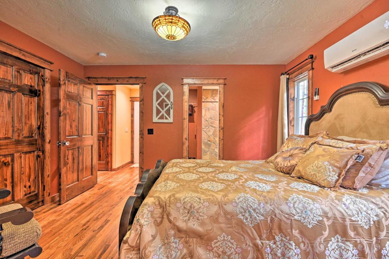 Tudor-Style Broken Bow Cottage With Hot Tub And Decks! Stephens Gap Exterior foto