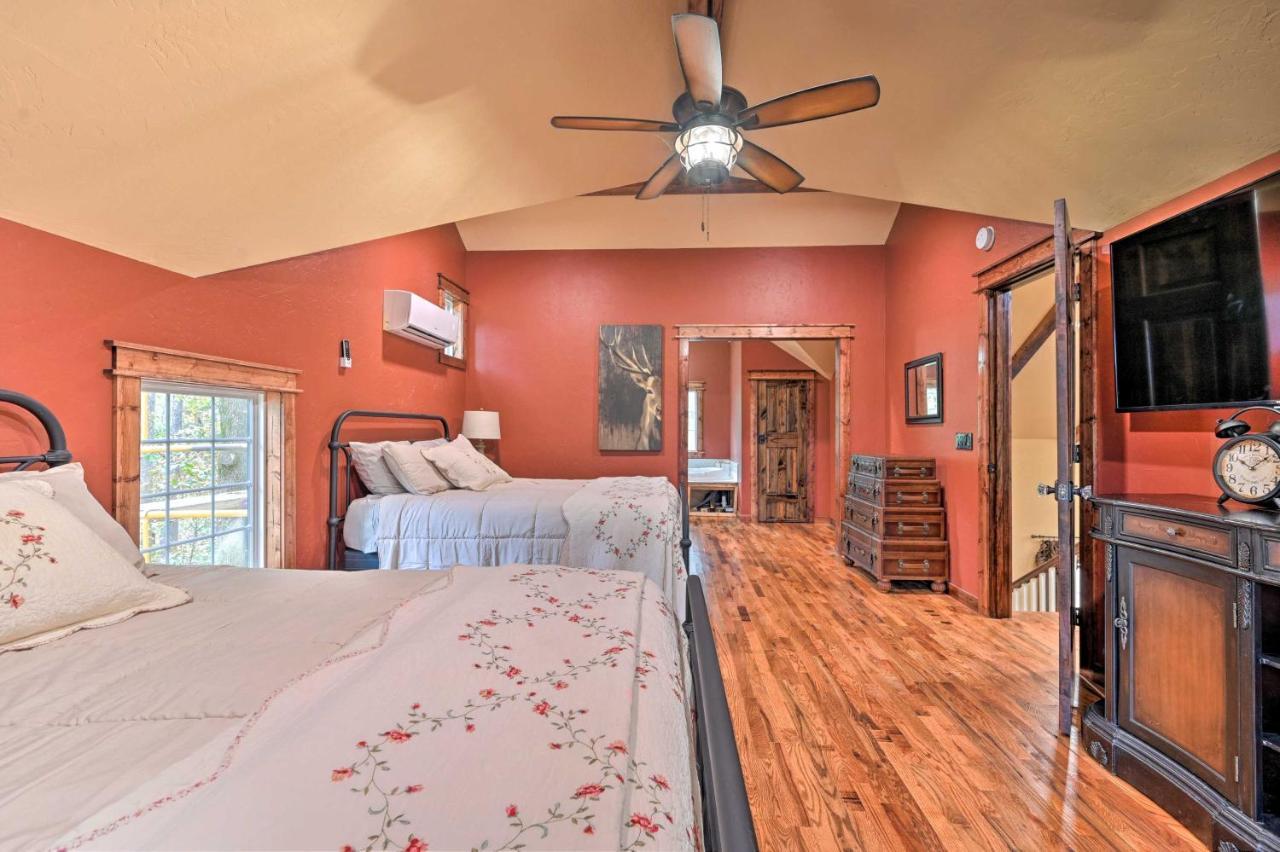 Tudor-Style Broken Bow Cottage With Hot Tub And Decks! Stephens Gap Exterior foto